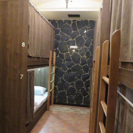 Hostel Jan In The Very Center Yerevan Exterior foto