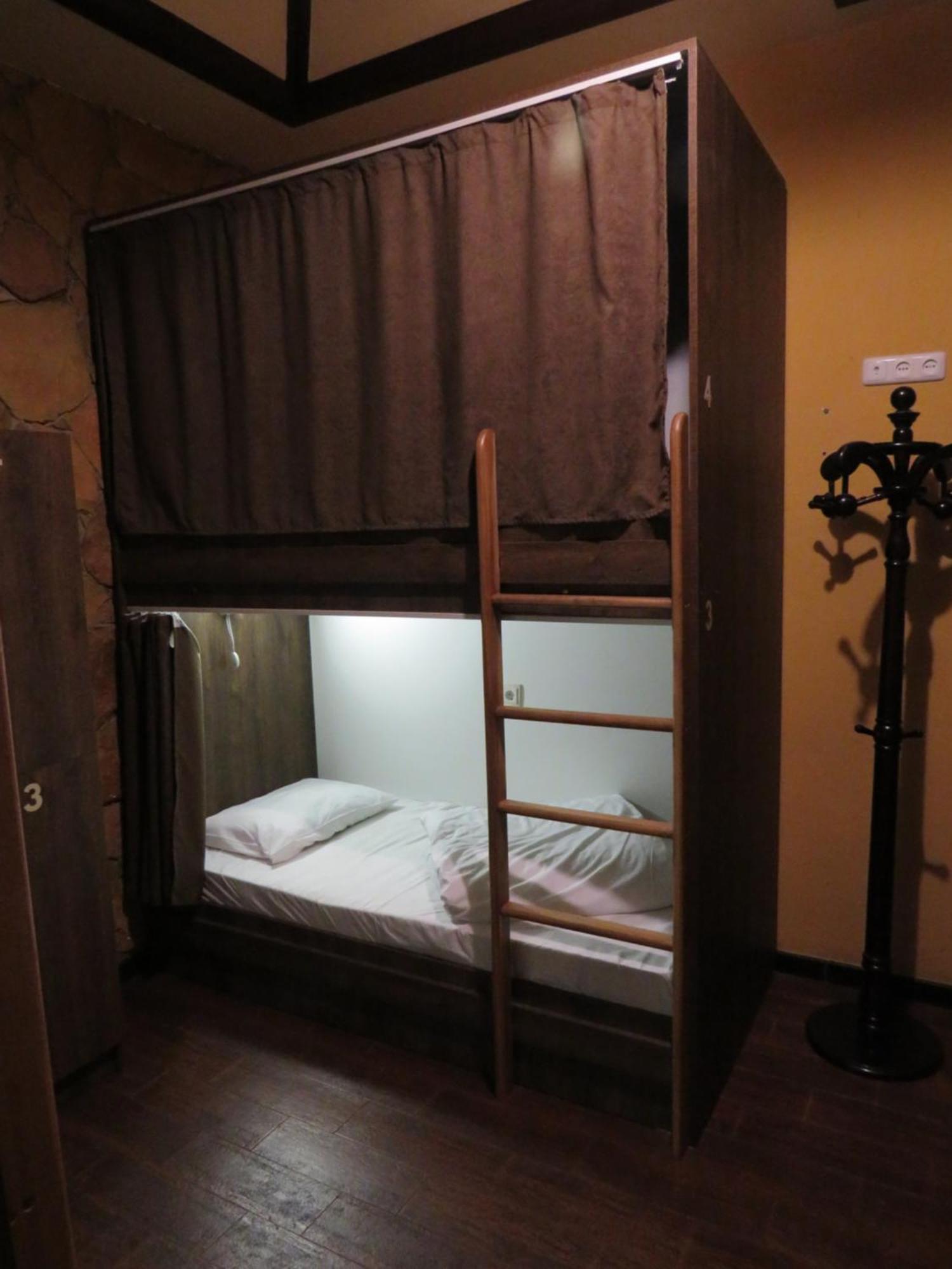 Hostel Jan In The Very Center Yerevan Exterior foto
