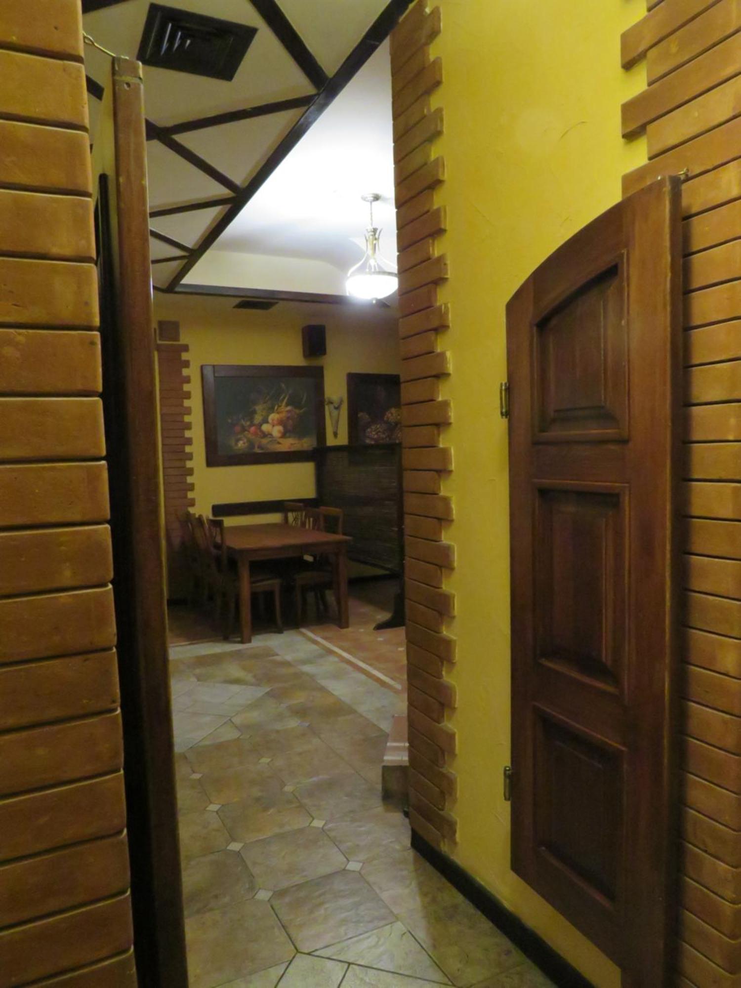 Hostel Jan In The Very Center Yerevan Exterior foto